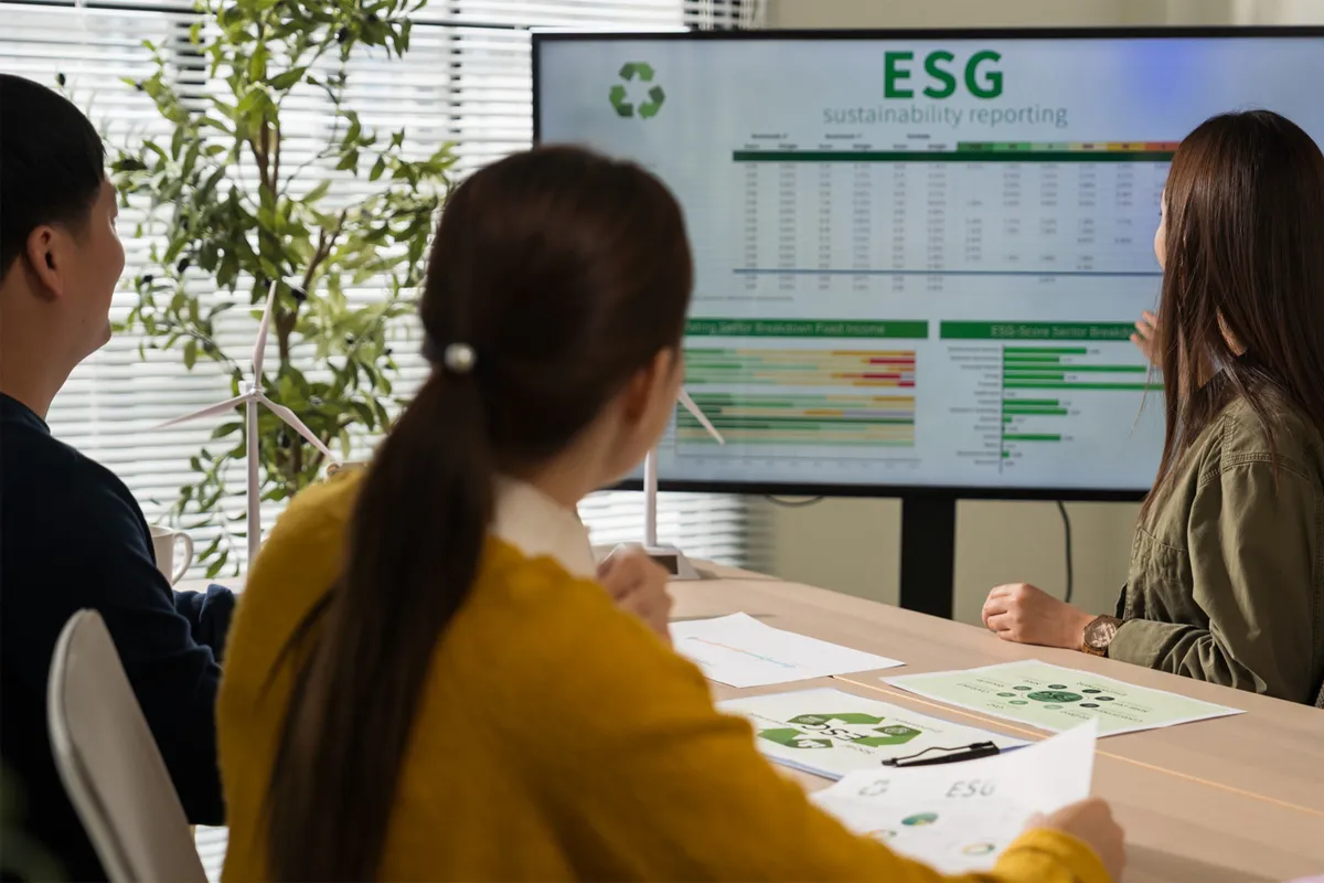 Les chefs d'entreprise se réunissent pour élaborer des stratégies ESG sur les pratiques environnementales durables